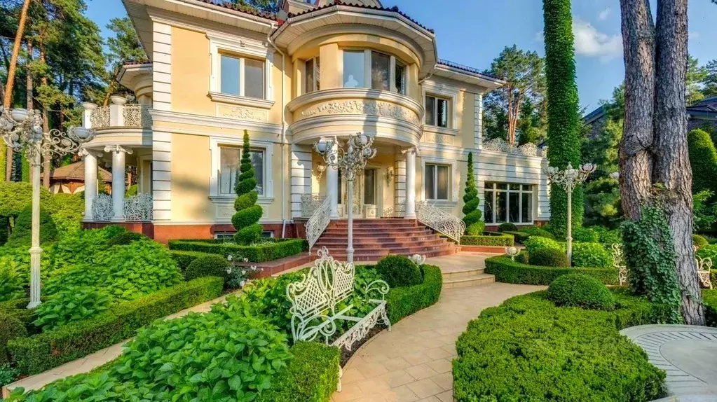 Дом в Краснодарский край, Сочи Курортный просп., 86к8 (386 м) - Фото 1
