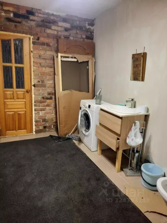 Дом в Свердловская область, Верхняя Пышма ул. Петрова (100 м) - Фото 1