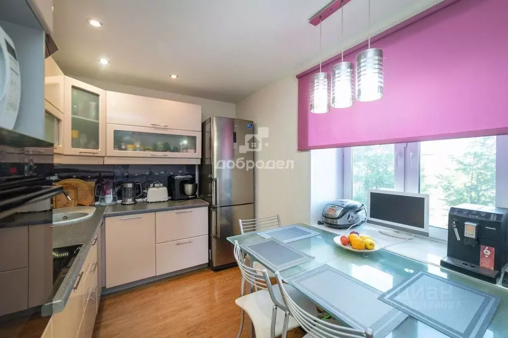 4-к кв. Свердловская область, Екатеринбург ул. Победы, 37 (80.6 м) - Фото 2