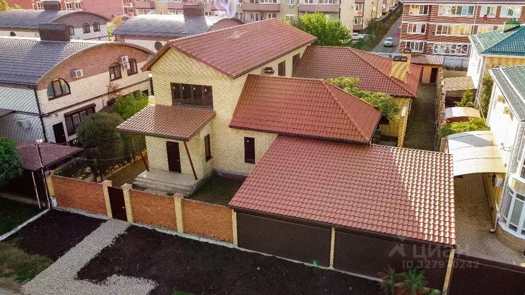 Дом в Краснодарский край, Краснодар ул. Ивана Кожедуба, 27 (422 м) - Фото 2