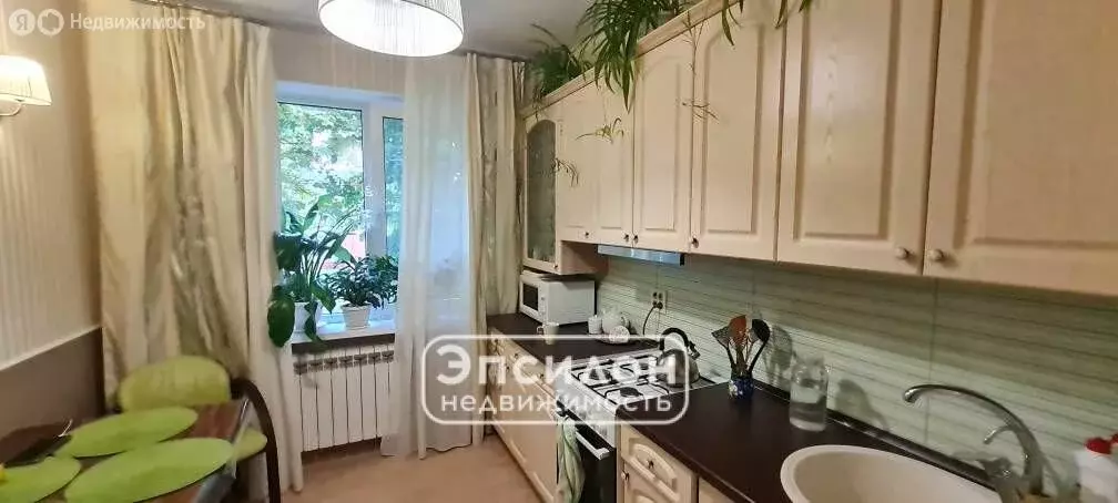 4-комнатная квартира: Курск, микрорайон Северо-Западный, Веспремская ... - Фото 1