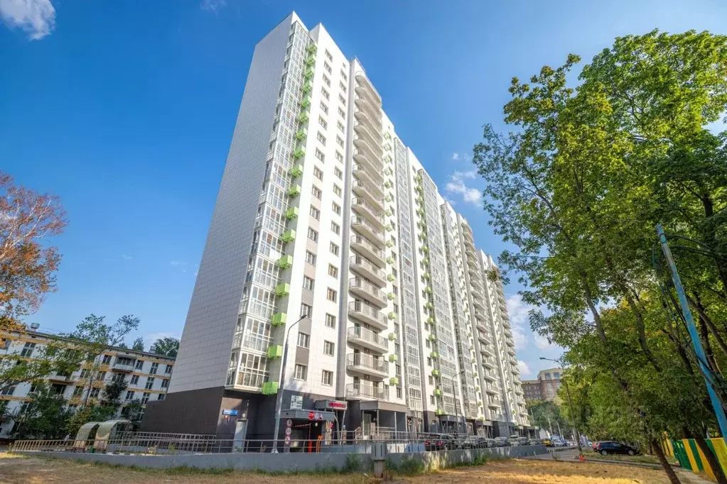 Гараж в Москва Новощукинская ул., 8 (15 м) - Фото 2