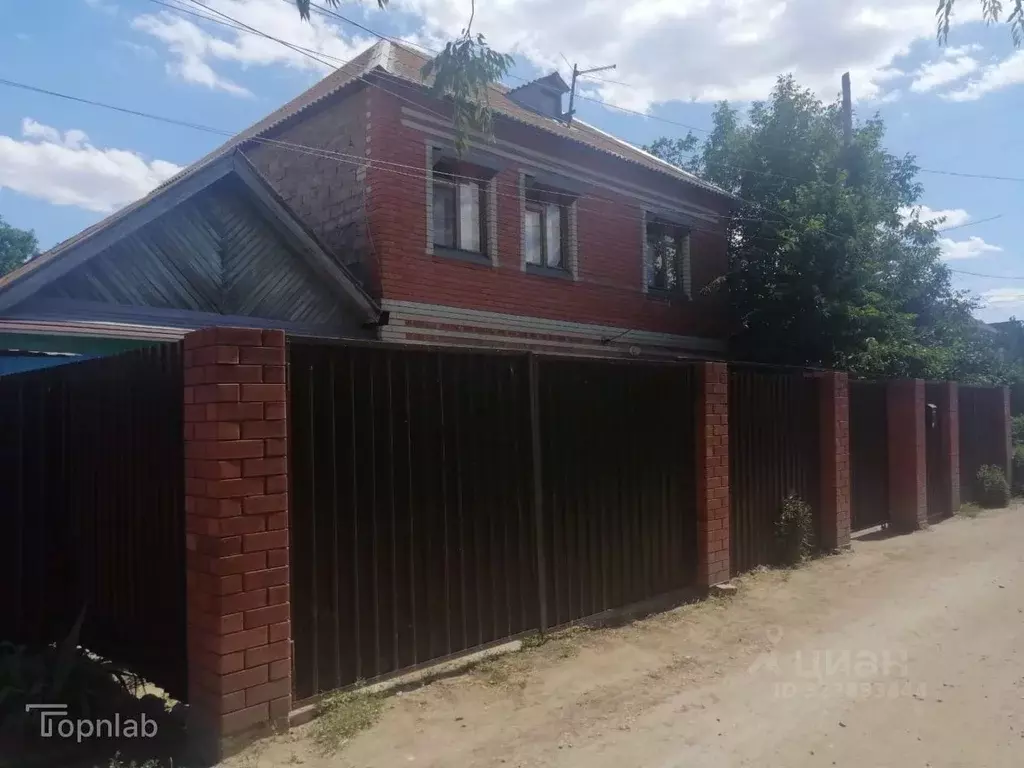 Дом в Астраханская область, Астрахань Ахтубинская ул., 45 (150 м) - Фото 2