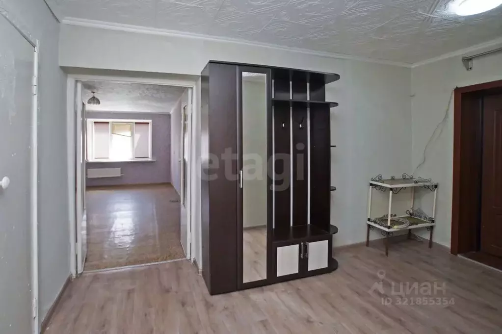 3-к кв. Омская область, Омск ул. Масленникова, 45 (70.3 м) - Фото 1