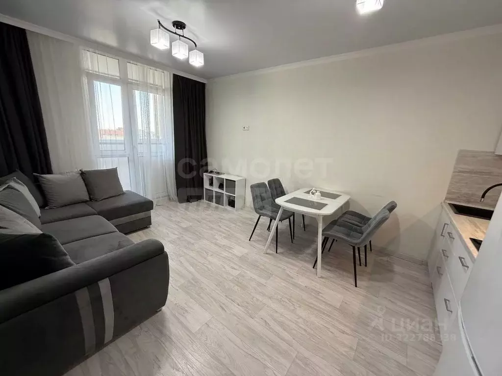 Студия Оренбургская область, Оренбург Уральская ул., 2/19 (30.0 м) - Фото 1