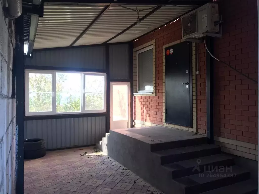 Дом в Астраханская область, Наримановский район, пос. Пригородный ул. ... - Фото 2