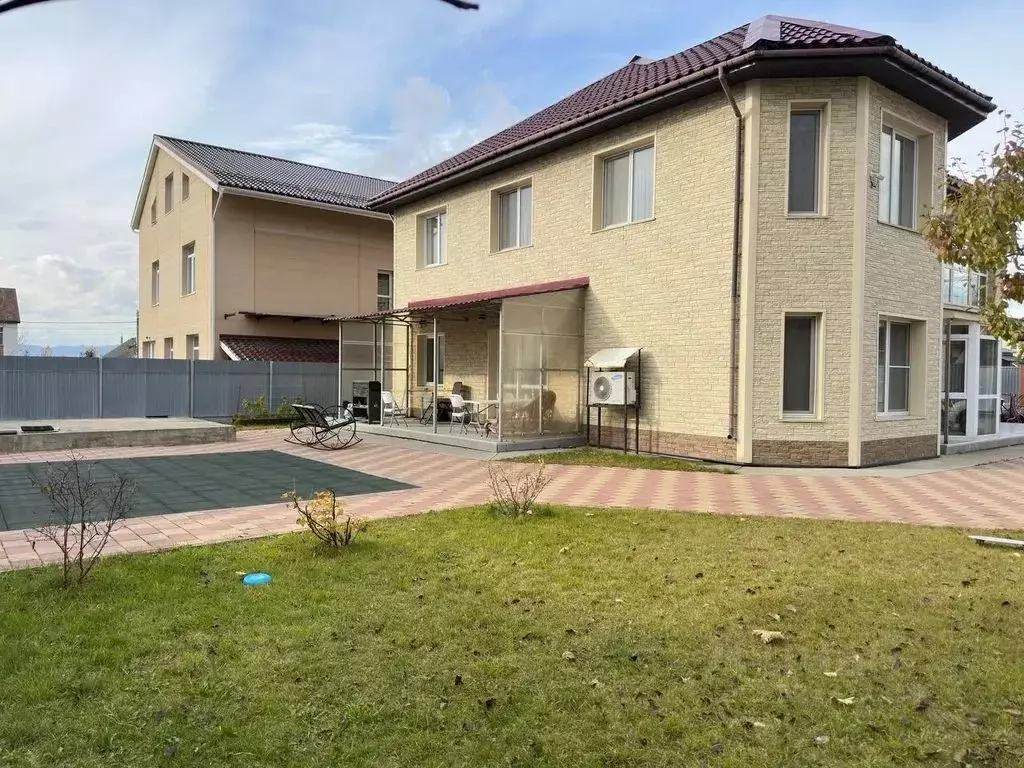 Дом в Сахалинская область, Южно-Сахалинск Еланский проезд, 44А (200 м) - Фото 1