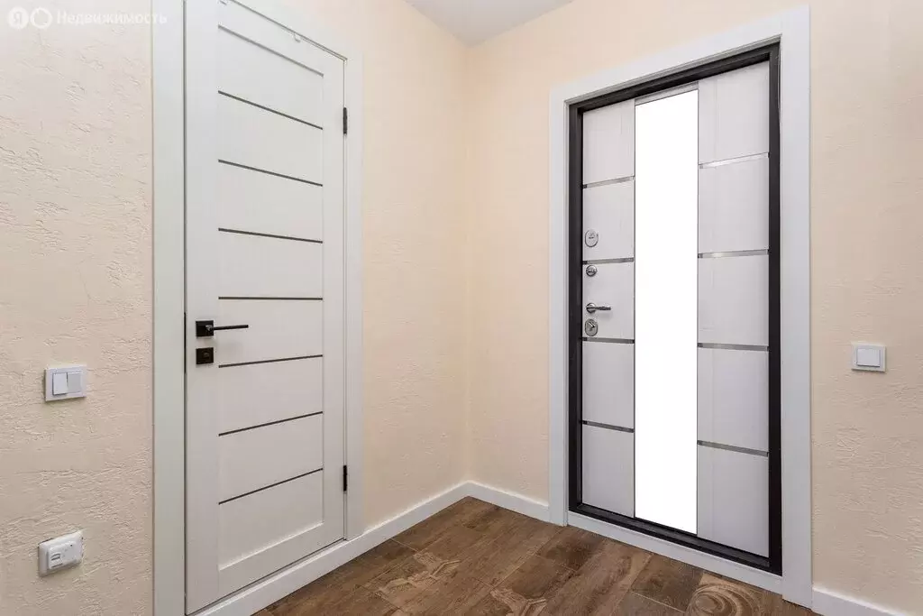 1-комнатная квартира: Владивосток, улица Ладыгина, 9/1 (30 м) - Фото 1