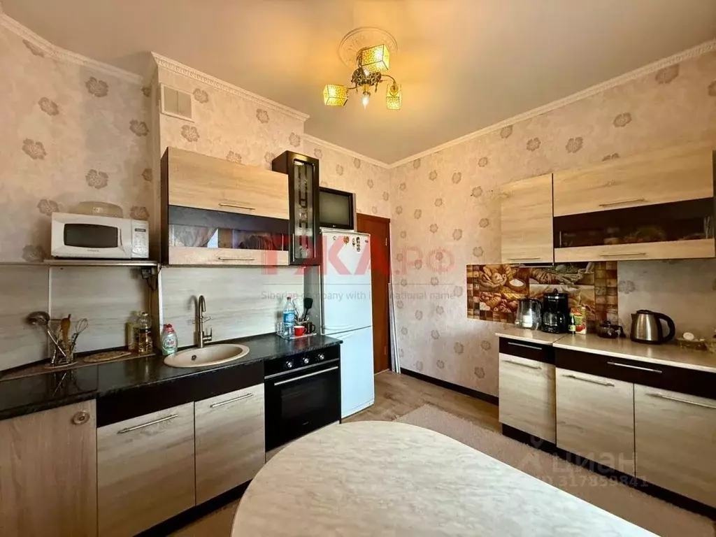 3-к кв. Саха (Якутия), Нерюнгри ул. Кравченко, 25 (85.0 м) - Фото 1
