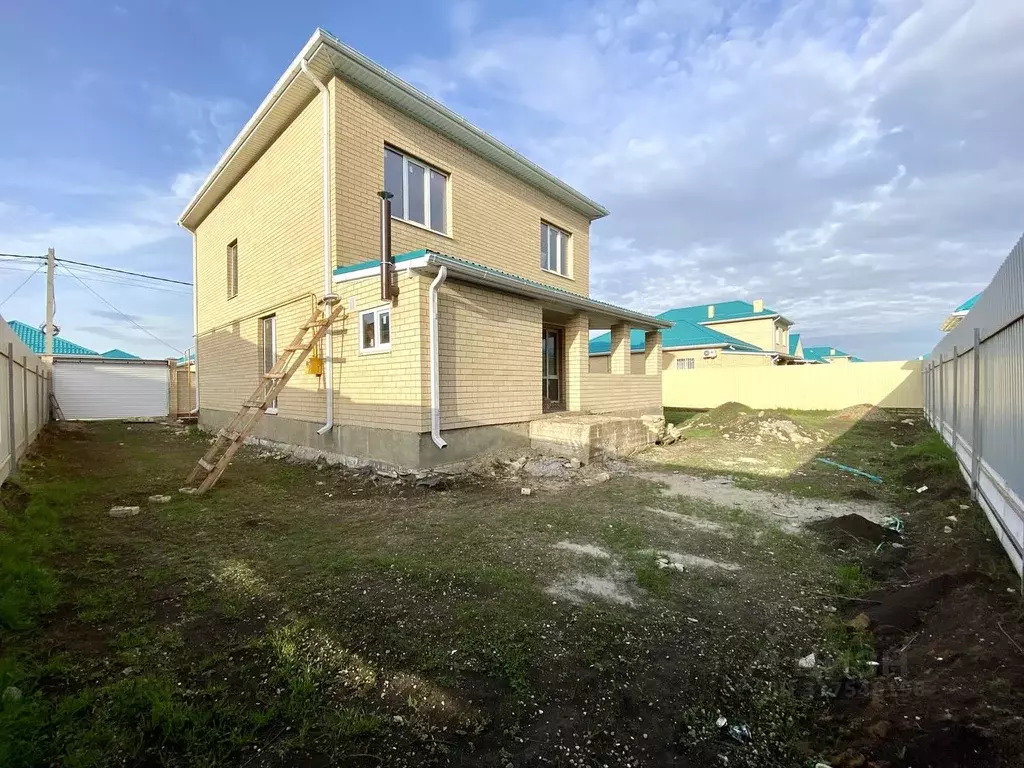 Дом в Краснодарский край, Краснодар ул. Имени Виктора Тюрина, 60 (207 ... - Фото 1