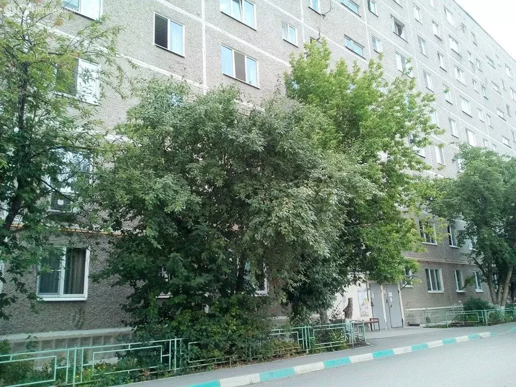 3-комнатная квартира: Екатеринбург, Прибалтийская улица, 33 (58.1 м) - Фото 0