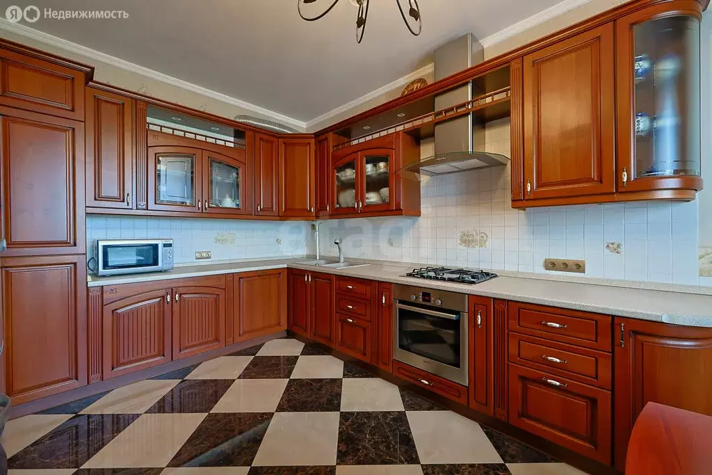 4-комнатная квартира: Калининград, Бассейная улица, 8 (160 м) - Фото 1