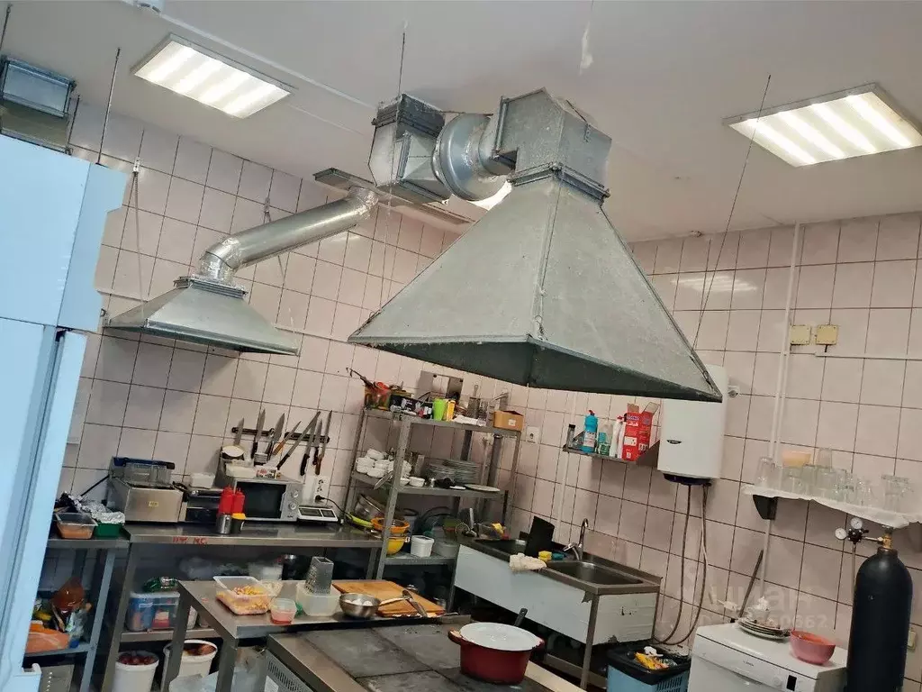 Помещение свободного назначения в Кемеровская область, Кемерово просп. ... - Фото 1