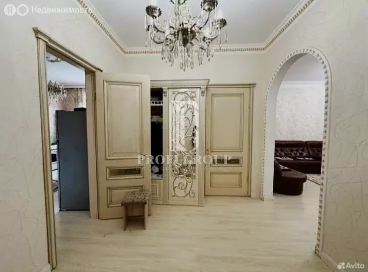 3-комнатная квартира: Махачкала, улица Буйнакского, 31 (120 м) - Фото 0