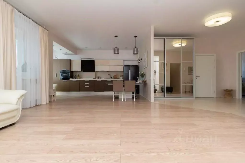 3-к кв. Иркутская область, Иркутск бул. Гагарина, 68Г (115.5 м) - Фото 1