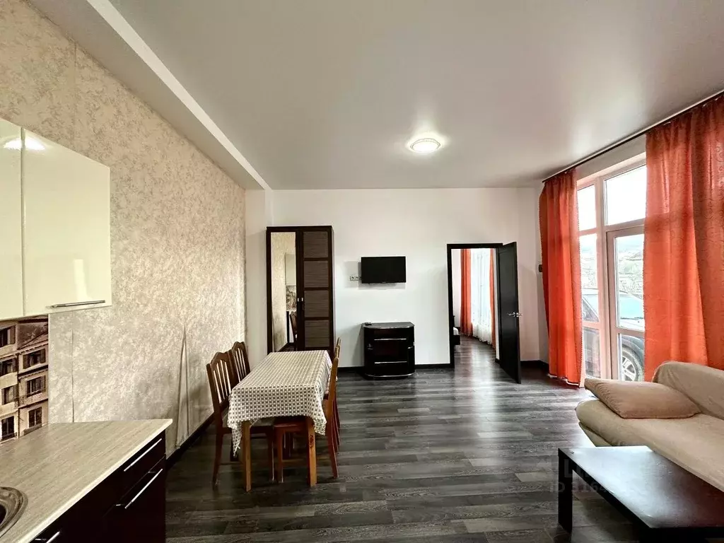 2-к кв. Краснодарский край, Сочи ул. Мартовская, 4Е (50.0 м) - Фото 0