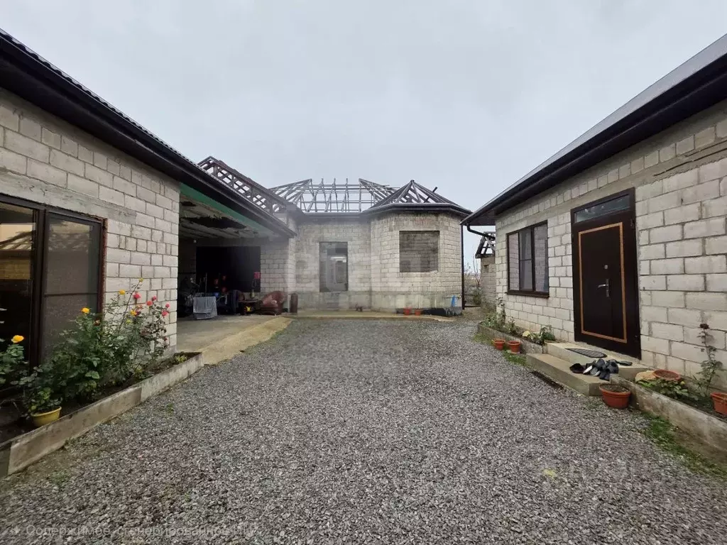 Дом в Дагестан, Каспийск Кирпичный мкр, ул. 10-я Линия, 46 (200 м) - Фото 2