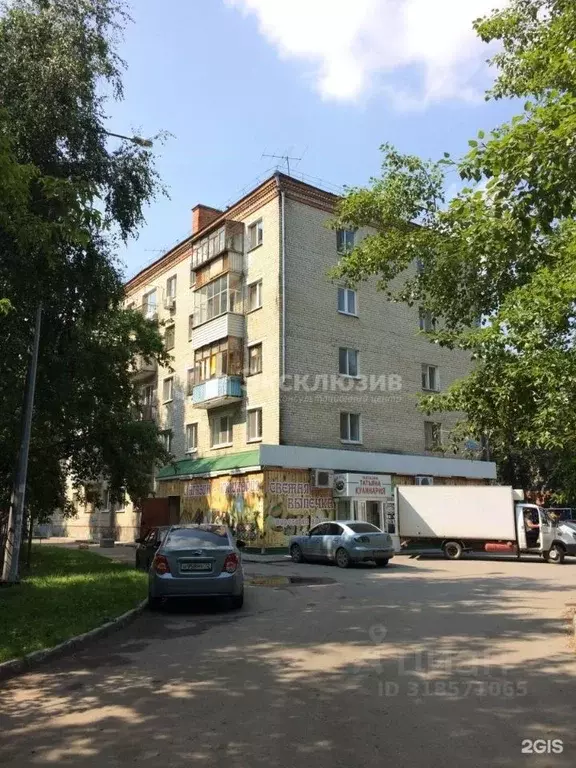 3-к кв. Тюменская область, Тюмень ул. 50 лет Октября, 51 (56.0 м) - Фото 0