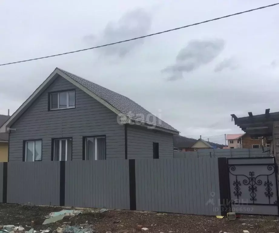 Дом в Башкортостан, Ишимбайский район, Ишеевский сельсовет, д. Урняк ... - Фото 1