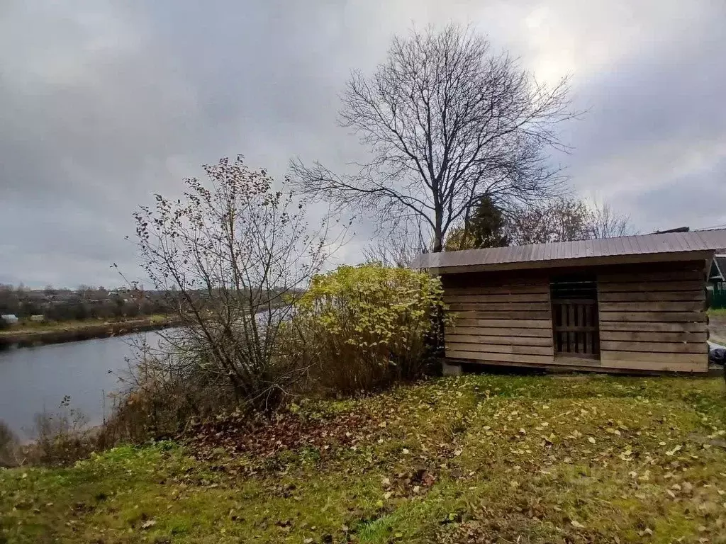 Дом в Ленинградская область, Волховский район, Колчановское с/пос, с. ... - Фото 1