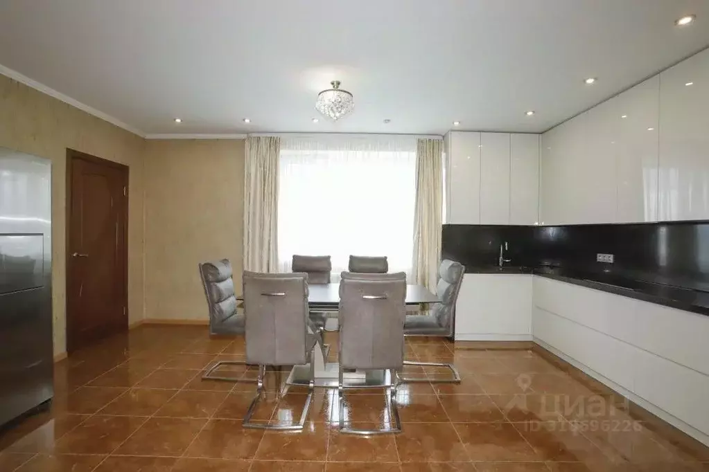 5-к кв. Иркутская область, Иркутск пер. МОПРА, 3 (173.0 м) - Фото 1