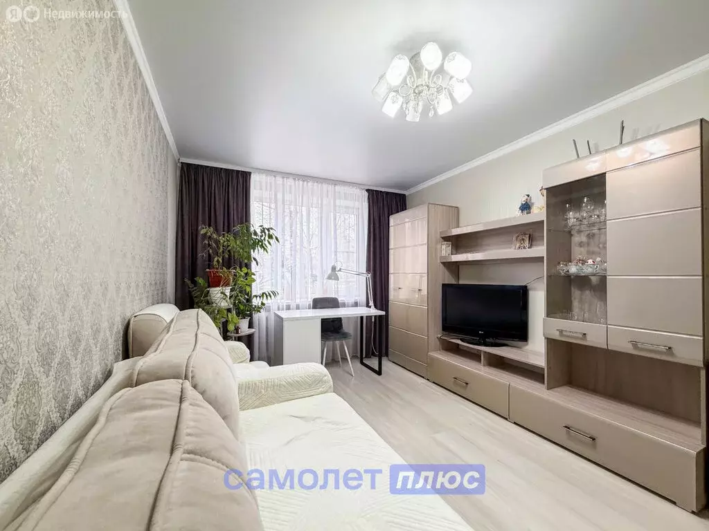 3-комнатная квартира: Чебоксары, Эгерский бульвар, 57 (66.1 м) - Фото 2