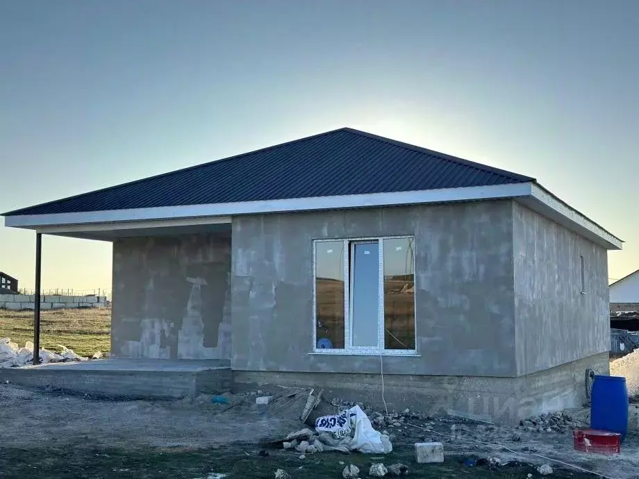 Дом в Крым, Симферопольский район, с. Трудовое ул. Аблаева, 17 (120 м) - Фото 2