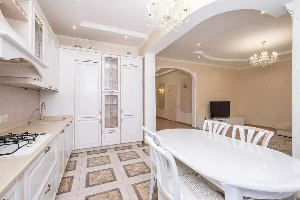 2-к кв. Татарстан, Казань ул. Кави Наджми, 22А (100.0 м) - Фото 2