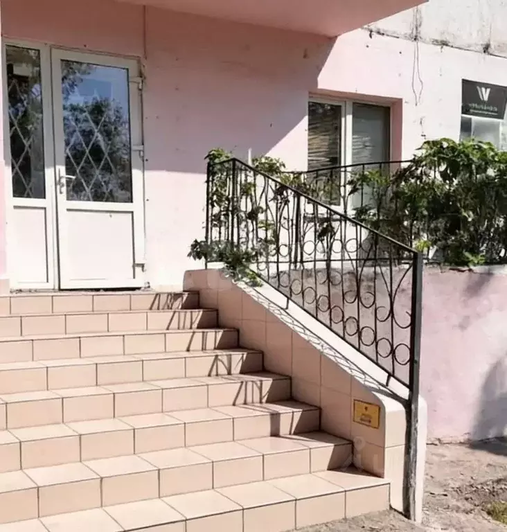 Помещение свободного назначения в Тюменская область, Тюмень ул. ... - Фото 1