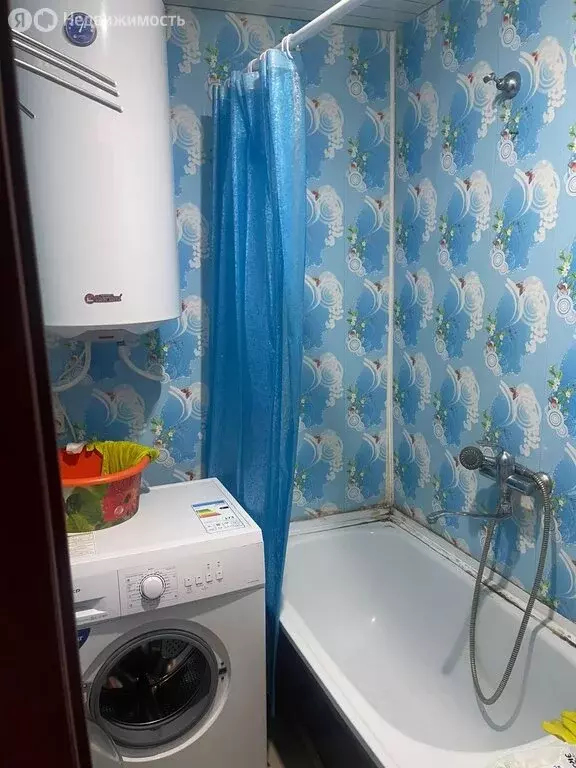 3-комнатная квартира: Холмск, Первомайская улица, 3 (59.4 м) - Фото 1