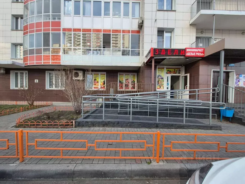 Помещение свободного назначения в Красноярский край, Красноярск наб. ... - Фото 0