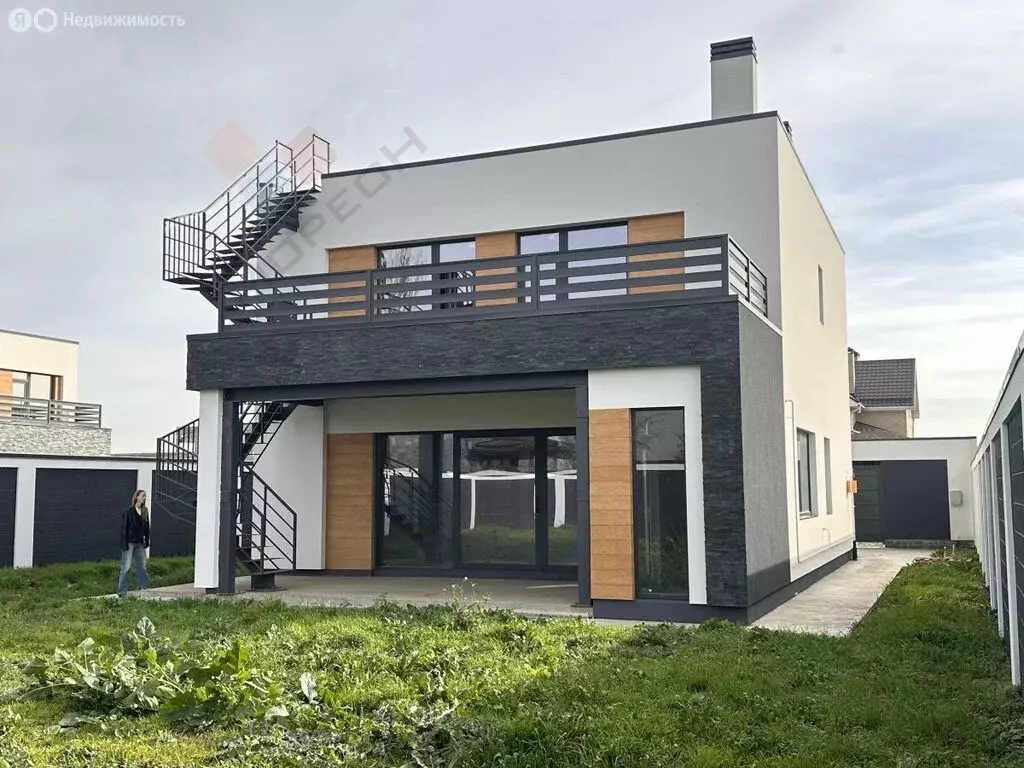 Дом в Краснодар, 3-й проезд Писателя Степанова, 3 (250 м) - Фото 1