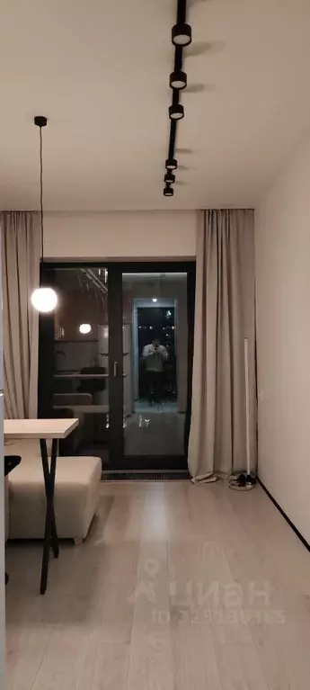 Студия Санкт-Петербург наб. Макарова, 58 (21.0 м) - Фото 2