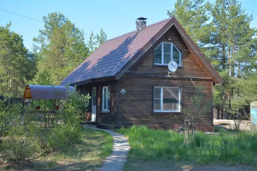 Дом в Карелия, Олонецкий район, пос. Ильинский ул. Сосновый бор, 1Б ... - Фото 0