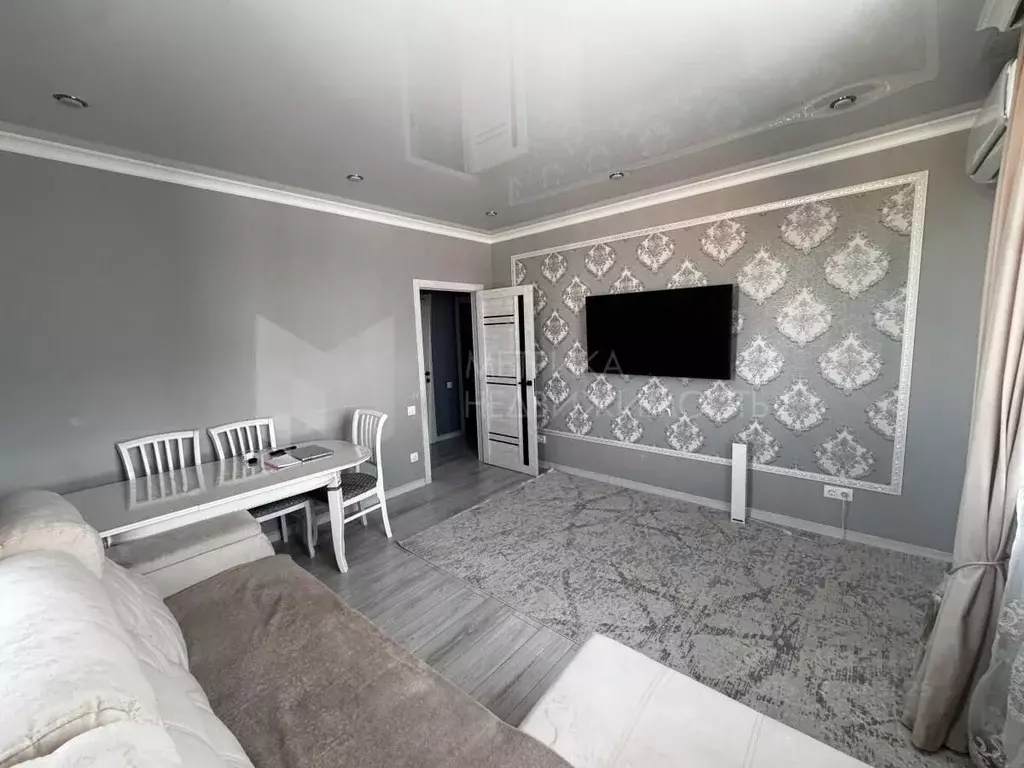 2-к кв. Тюменская область, Тюмень ул. Раушана Абдуллина, 2к1 (52.2 м) - Фото 1