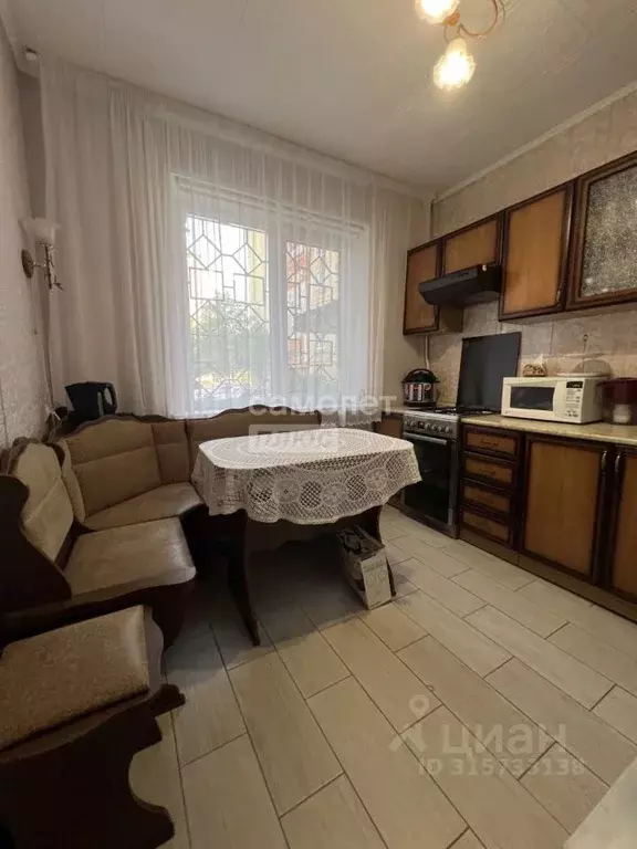 3-к кв. Саратовская область, Энгельс Краснодарская ул., 14 (63.4 м) - Фото 0