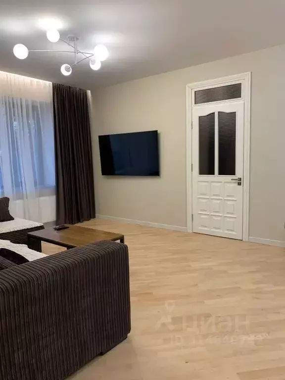 Дом в Ставропольский край, Ставрополь № 3 мкр, ул. Кутузова, 9 (100 м) - Фото 1