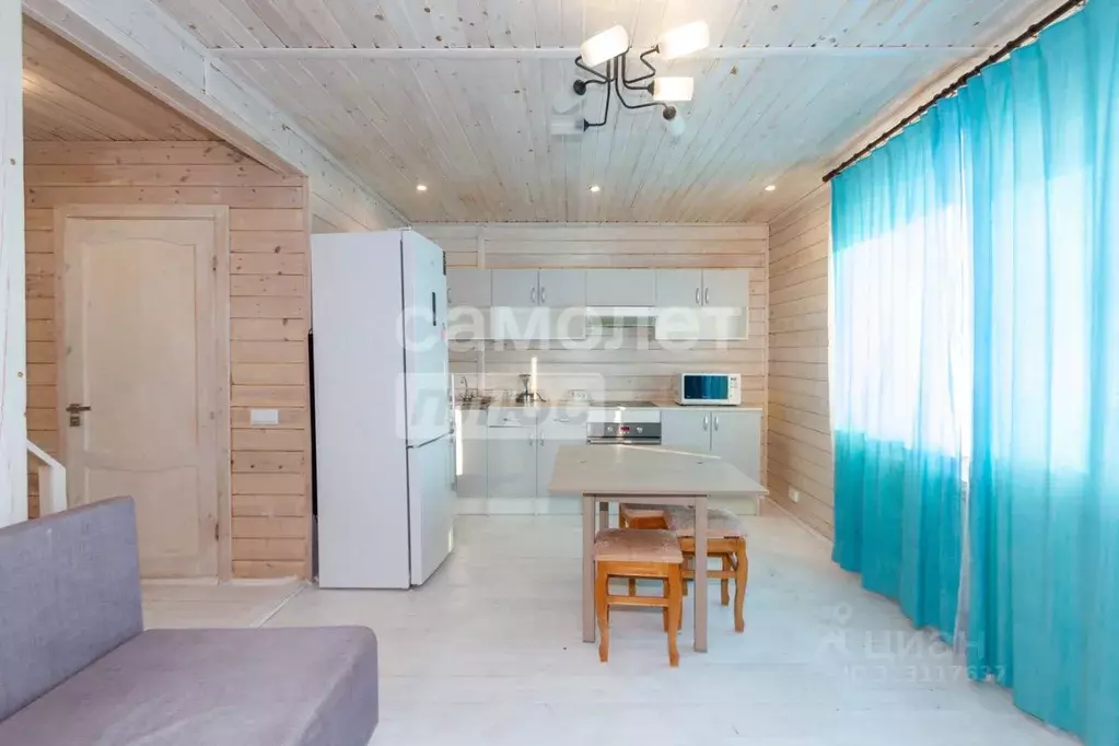 Дом в Ханты-Мансийский АО, Сургут пос. Снежный, ул. Челюскинцев, 58 ... - Фото 1