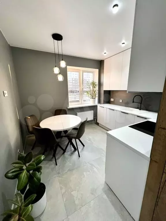 2-к. квартира, 60 м, 2/17 эт. - Фото 0