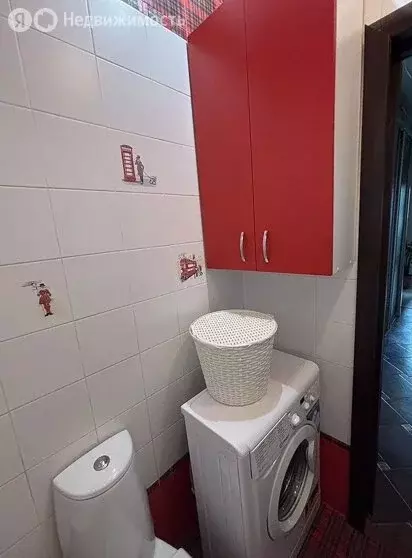 2-комнатная квартира: Тюмень, улица Водников, 5 (51 м) - Фото 0