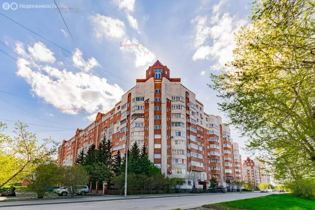 2-комнатная квартира: Екатеринбург, улица Фролова, 25 (70 м) - Фото 1