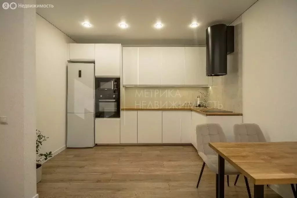 1-комнатная квартира: Тюмень, Полевая улица, 105 (68 м) - Фото 0