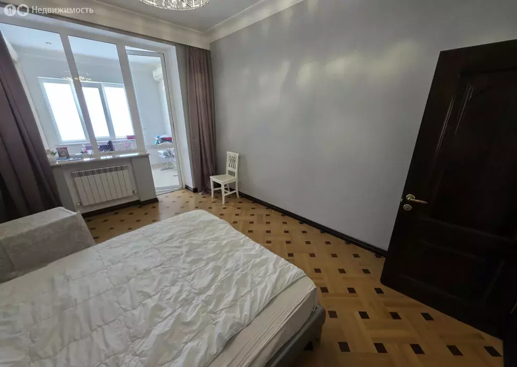 3-комнатная квартира: Махачкала, улица Коркмасова, 17 (92 м) - Фото 1