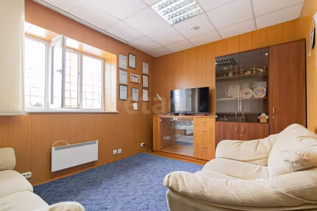 Помещение свободного назначения в Псковская область, Псков ул. Леона ... - Фото 1