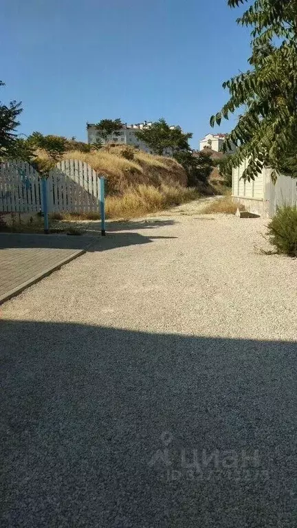 Участок в Севастополь ул. Парковая, 8к17 (5.0 сот.) - Фото 1