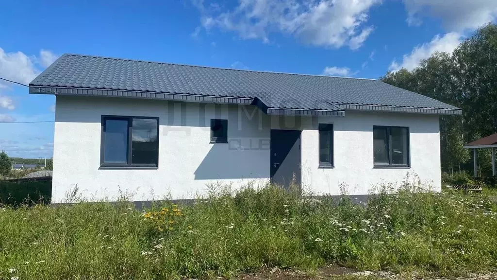 Дом в Свердловская область, Полевской муниципальный округ, с. ... - Фото 1