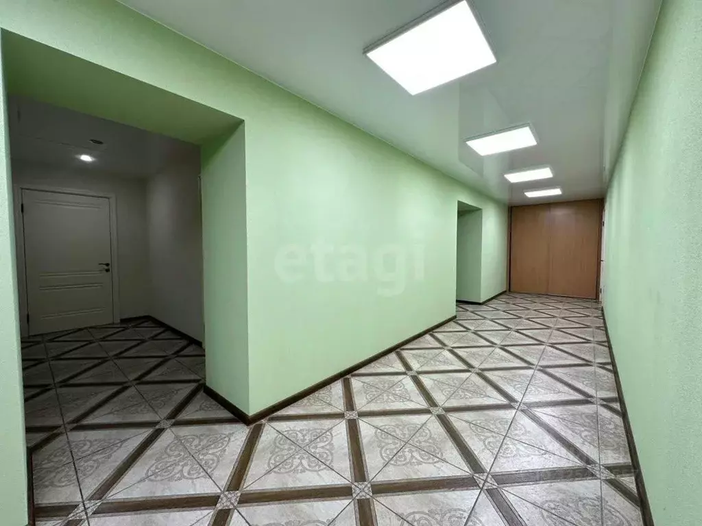 Офис в Свердловская область, Екатеринбург ул. Академика Шварца, 4 (21 ... - Фото 1