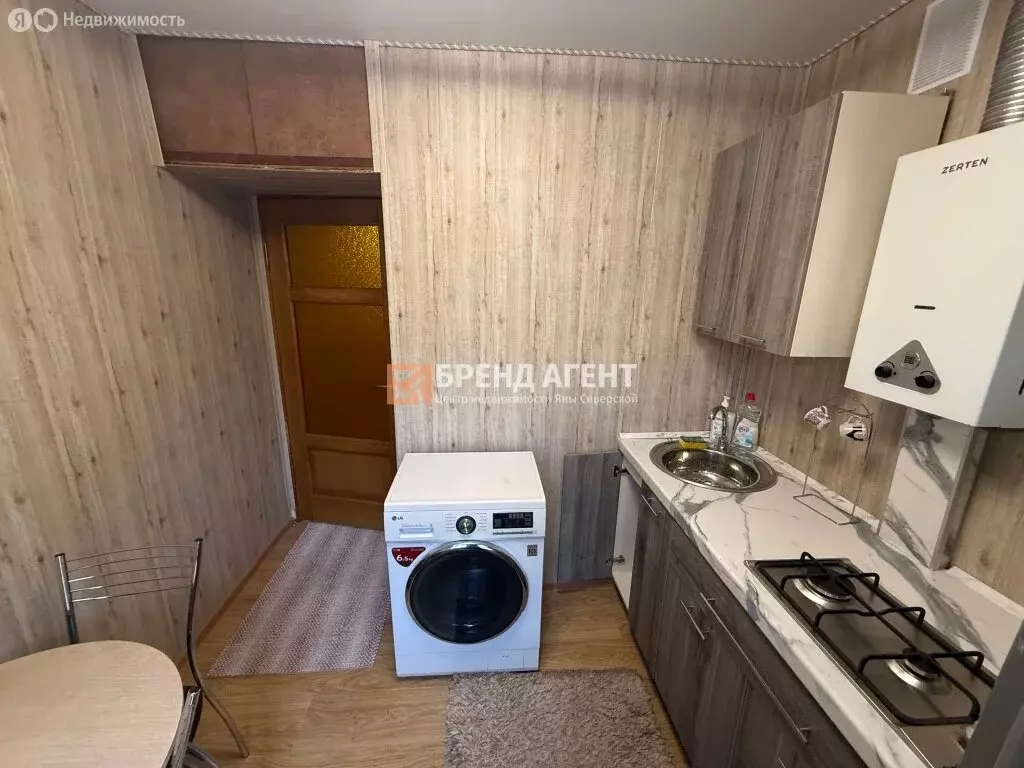 3-комнатная квартира: Белгород, улица 5 Августа, 32 (59.5 м) - Фото 2