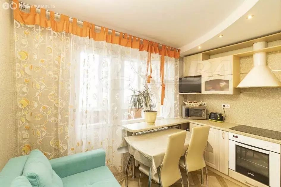 2-комнатная квартира: Тюмень, улица Пермякова, 68 (61.6 м) - Фото 0