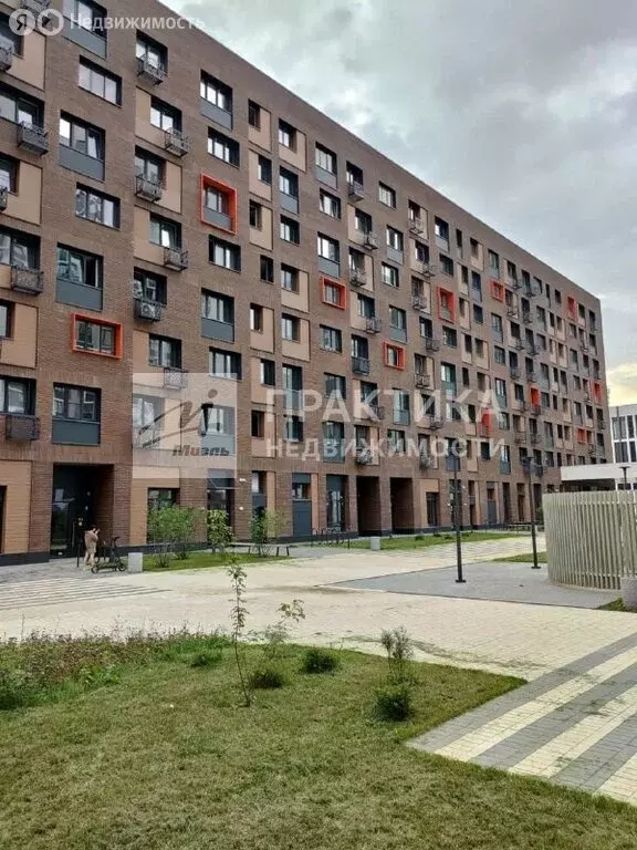 3-комнатная квартира: Москва, улица Коминтерна, 15 (100 м) - Фото 1